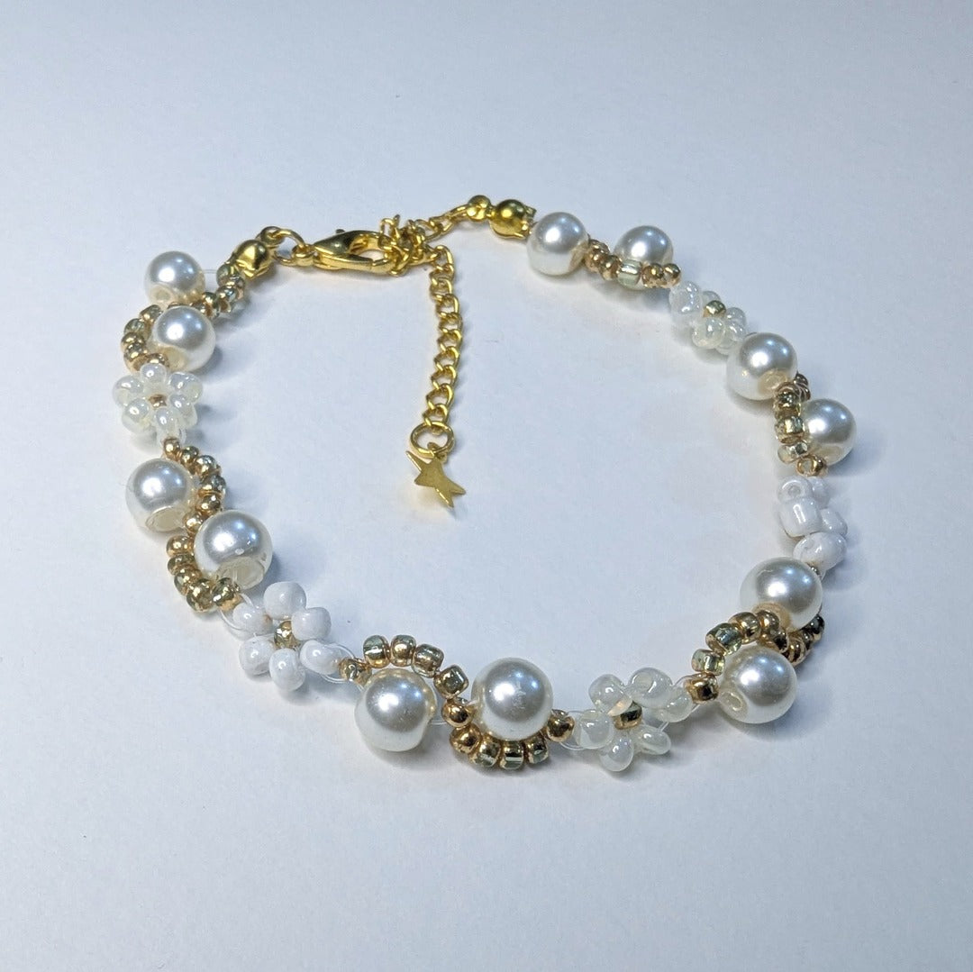 Delicate Pearl Flower Bracelet