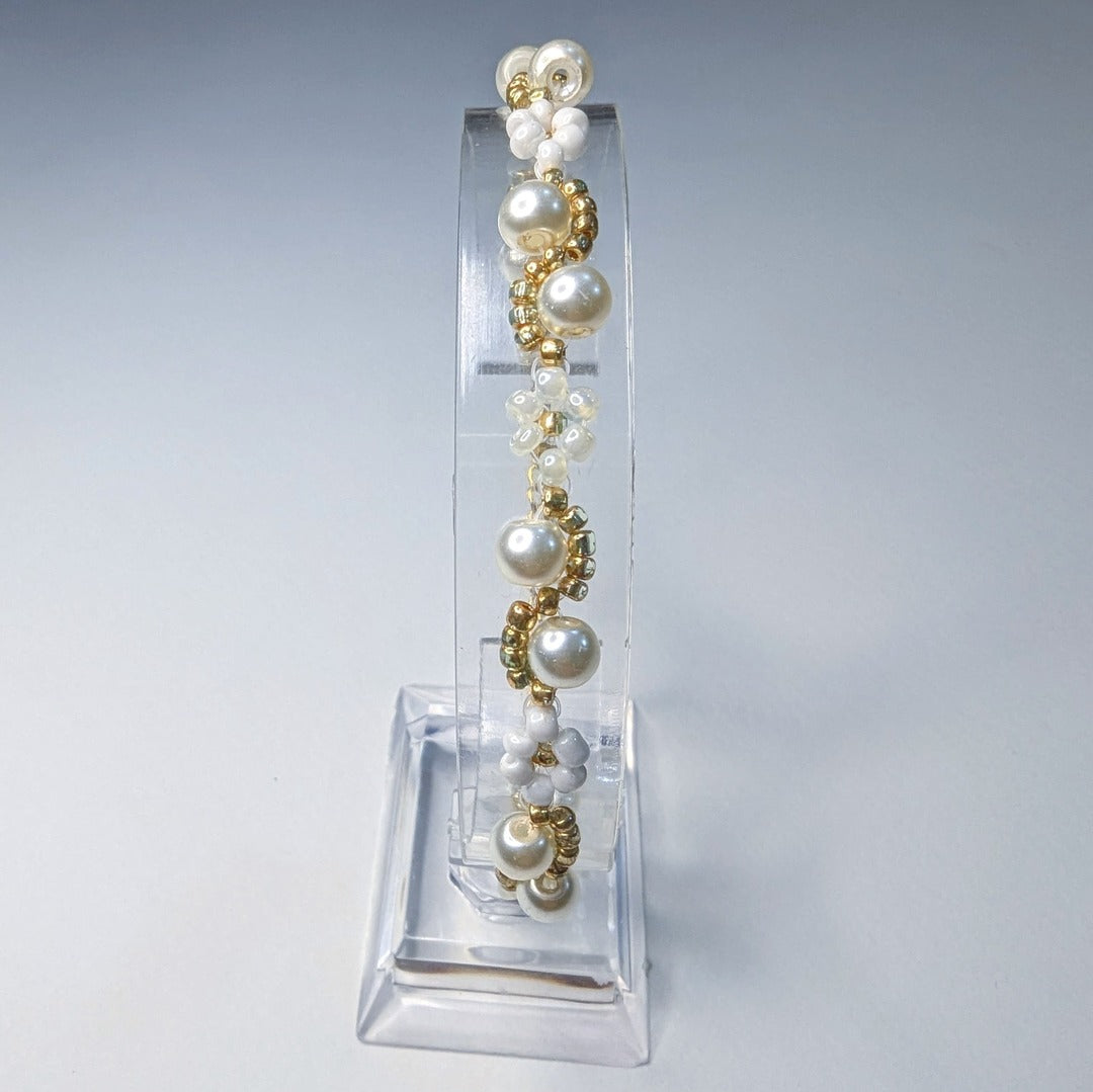 Delicate Pearl Flower Bracelet